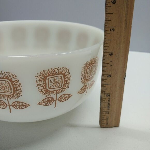 Vintage Federal Milk Glass Casserole Dish Sunflower Pattern Lidded 1960s 2.5 QT - Picture 6 of 7